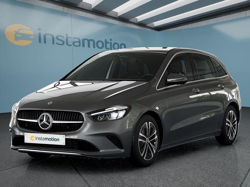 Grau Gebraucht 2023 Mercedes B180 Van / Kleinbus | 30.099 € (Fairer Preis) - Bild 1/4