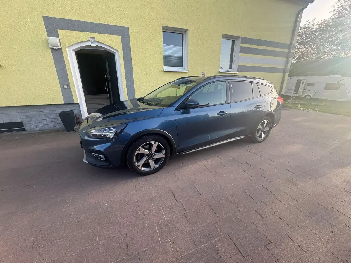 Gebraucht Ford Focus Active 150 PS (110 kW) 2020 Blau Kombi