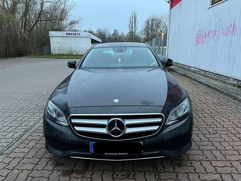 Second-hand Mercedes E350 258 CP (189 kW) 2016 Negru Berlinǎ