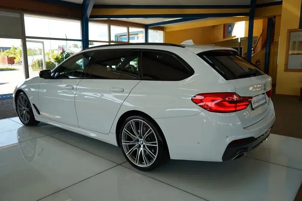 Gebraucht BMW 530 M Sport 265 PS (194 kW) 2019 Weiß Kombi