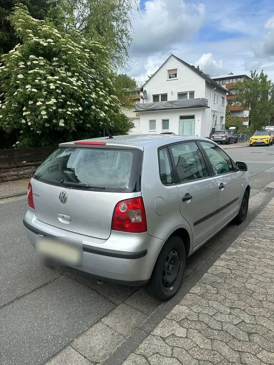 Gebraucht VW Polo Basis 54 PS (39 kW) 2004 Silber Kleinwagen