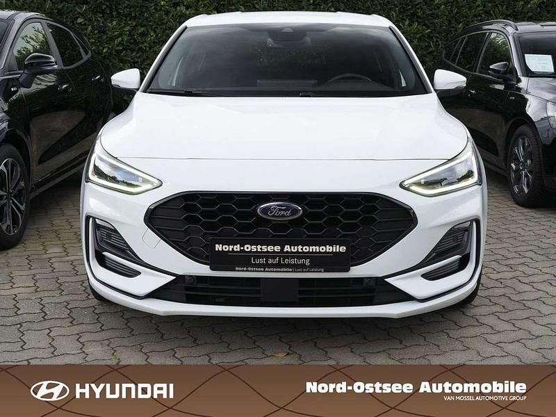 Gebraucht Ford Focus ST-Line X 155 PS (114 kW) 2024 Weiss frostweiß Limousine