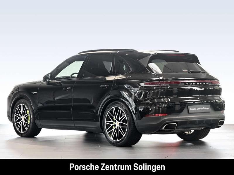 Second-hand Porsche Cayenne 470 CP (345 kW) 2024 Negru SUV
