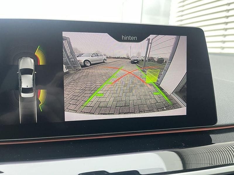 Gebraucht BMW 530 Sport Line 265 PS (194 kW) 2019 Weiß Limousine