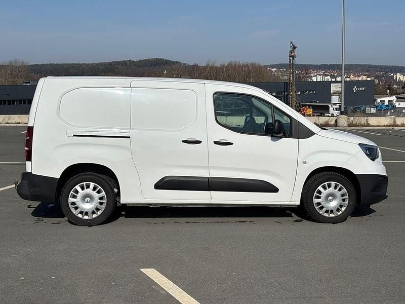 Gebraucht Opel Combo Selection 102 PS (75 kW) 2019 Weiß Van / Kleinbus