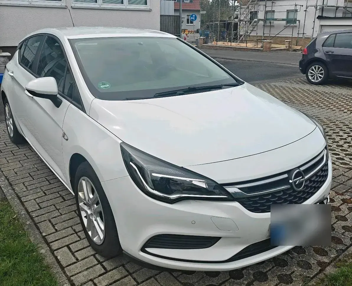 Gebraucht Opel Astra Edition 110 PS (80 kW) 2019 Weiß Limousine