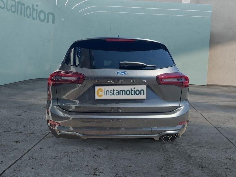 Używany Ford Focus ST-Line 116 KM (85 kW) 2023 Szary Minivan