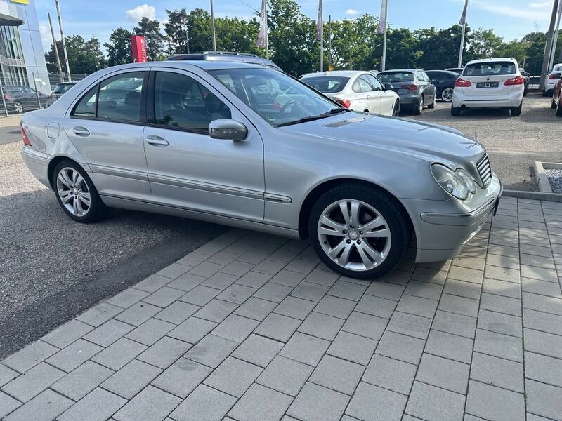Silber Gebraucht 2004 Mercedes C200 Limousine | 2.299 € (Guter Preis) - Bild 1/4