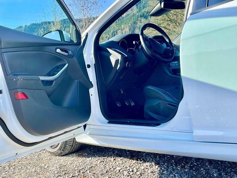 Gebraucht Ford Focus Sport 250 PS (183 kW) 2018 Weiß Limousine