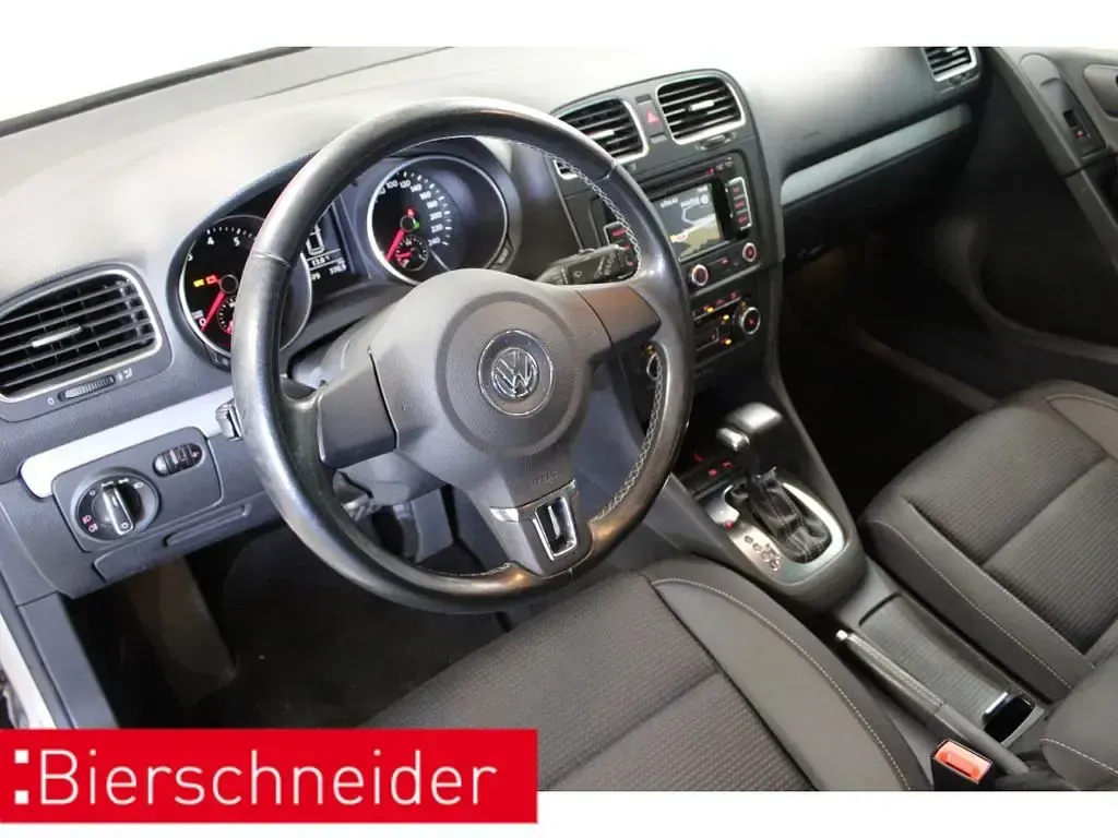 Gebraucht VW Golf VI Team 122 PS (89 kW) 2010 Silber Kleinwagen