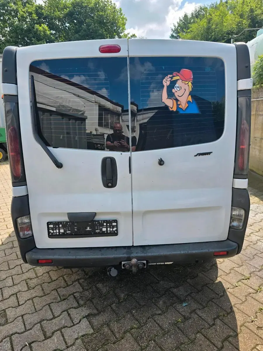 Gebraucht Renault Trafic 81 PS (59 kW) 2002 Weiß Van / Kleinbus