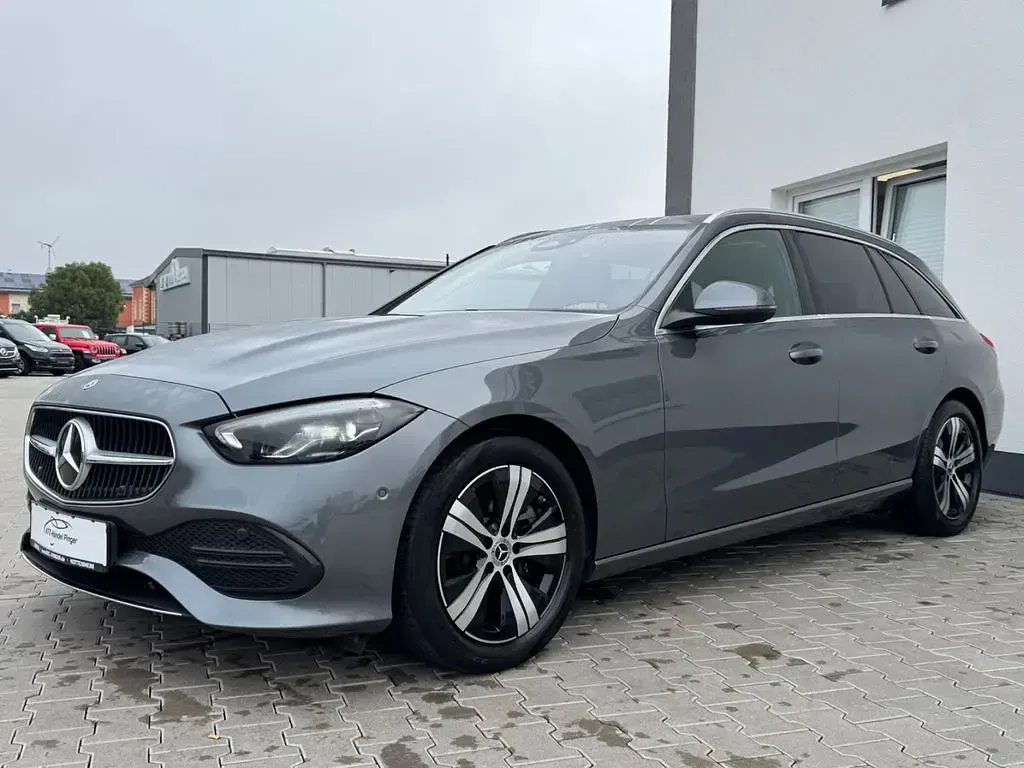 Gebraucht Mercedes 300 Avantgarde 265 PS (194 kW) 2021 Grau Limousine