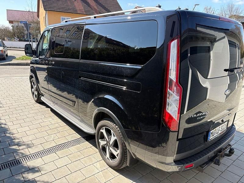 Gebraucht Ford Tourneo Active 185 PS (136 kW) 2022 Schwarz Van / Kleinbus