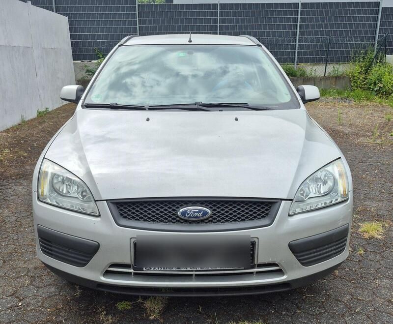 Silber Gebraucht 2007 Ford Focus Kombi | 1.500 € (Guter Preis) - Bild 1/4