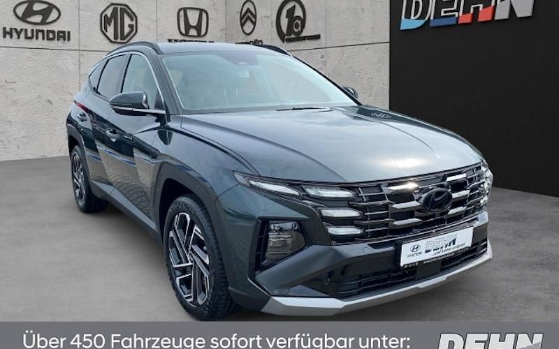 Cypress green / mic Neu 2025 Hyundai Tucson Prime SUV | 38.960 € (Fairer Preis) - Bild 1/4