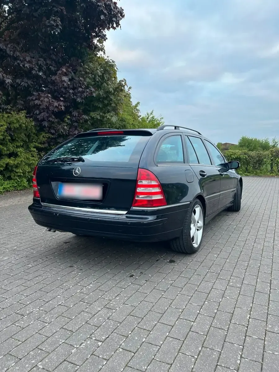 Gebraucht Mercedes C240 170 PS (125 kW) 2004 Schwarz Kombi