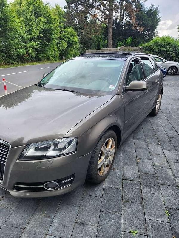 Dakotagrau Gebraucht 2011 Audi A3 Ambition Kleinwagen | 4.300 € (Superpreis) - Bild 1/4