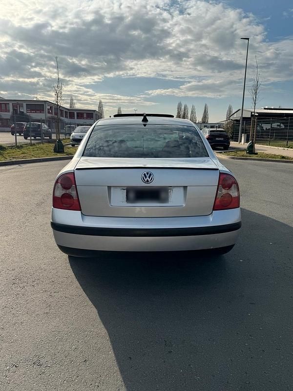Gebraucht VW Passat 130 PS (95 kW) 2002 Silber Limousine