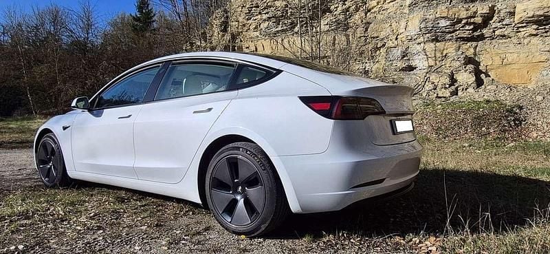 Gebraucht Tesla Model 3 RWD 208 kW (283 PS) 2023 Weiß Limousine