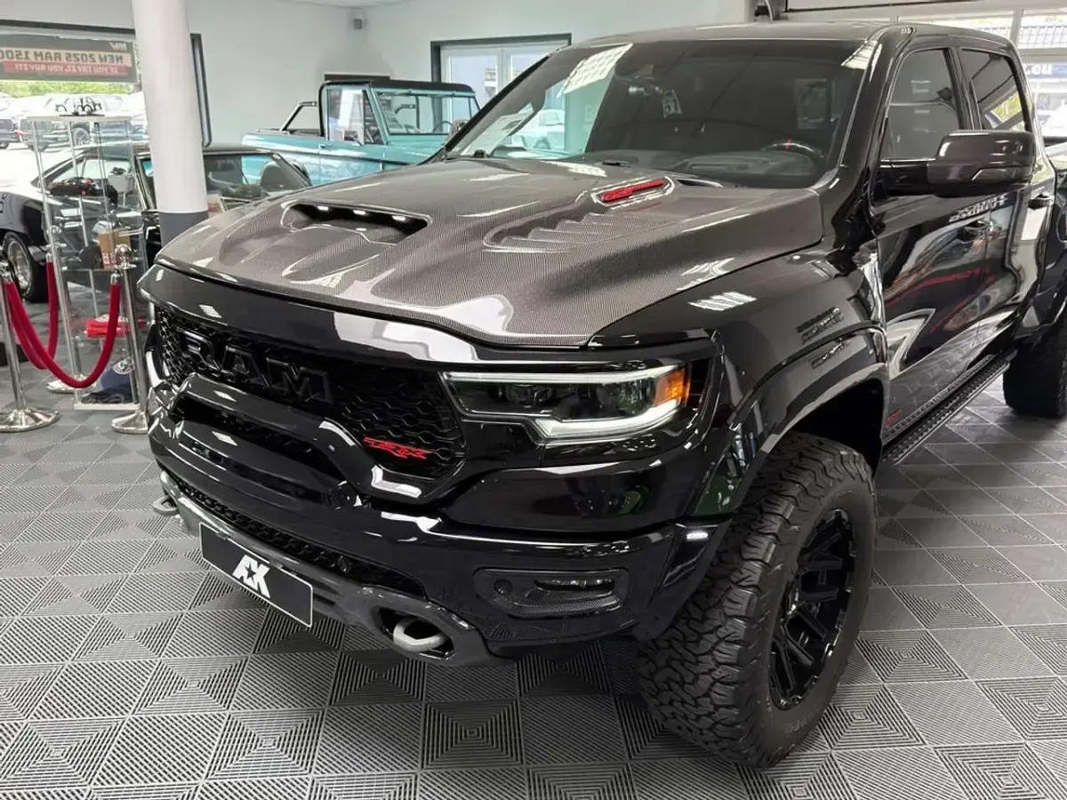 Używany Dodge Ram 717 KM (527 kW) 2023 Czarny Pickup