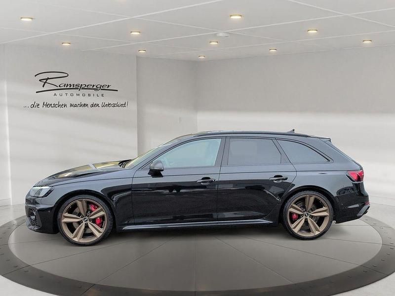 Gebraucht Audi RS4 Ambiente 450 PS (330 kW) 2021 Mythosschwarz metallic Kombi