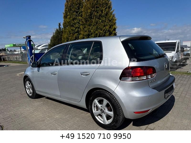 Gebraucht VW Golf VI Highline 122 PS (89 kW) 2009 Silber Kleinwagen