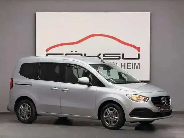 Gebraucht Mercedes T160 Style 95 PS (69 kW) 2024 Silber Van / Kleinbus