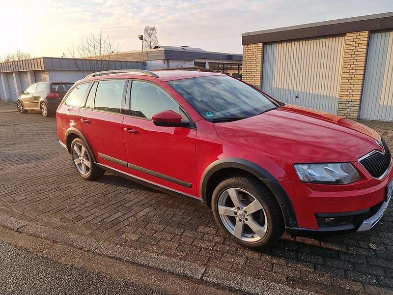 Gebraucht Skoda Octavia Scout 184 PS (135 kW) 2016 Rot Kombi