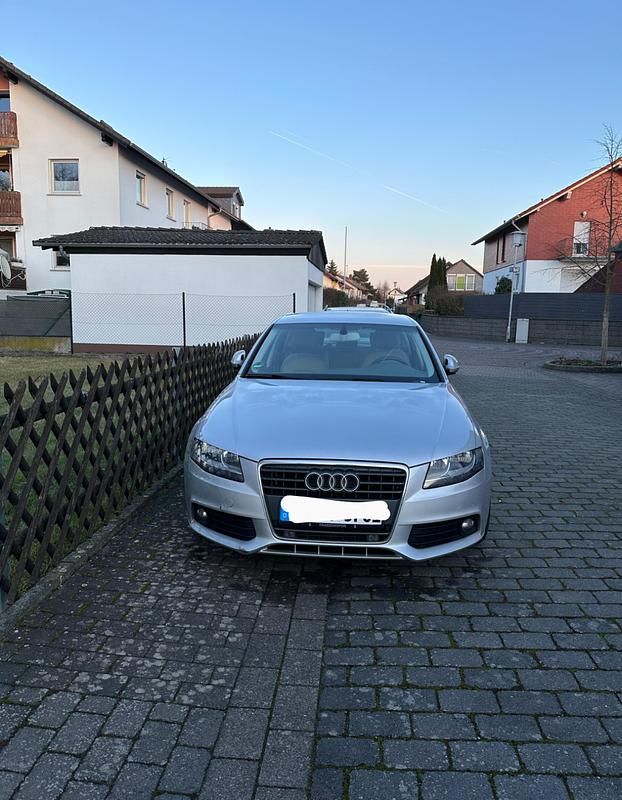 Grau Gebraucht 2008 Audi A4 Comfort Limousine | 4.250 € (Guter Preis) - Bild 1/4