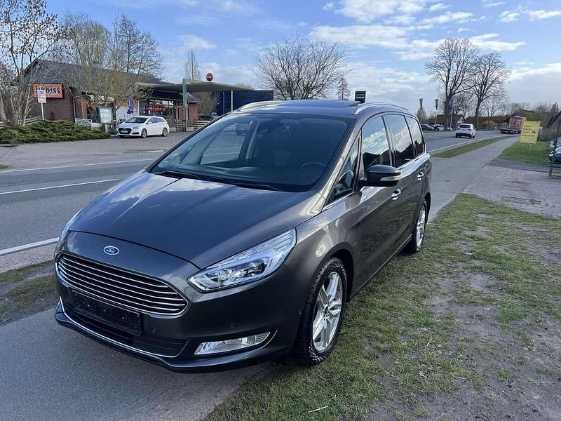 Gebraucht Ford Galaxy Titanium 209 PS (153 kW) 2018 Magneticgrau (metallic) Van / Kleinbus