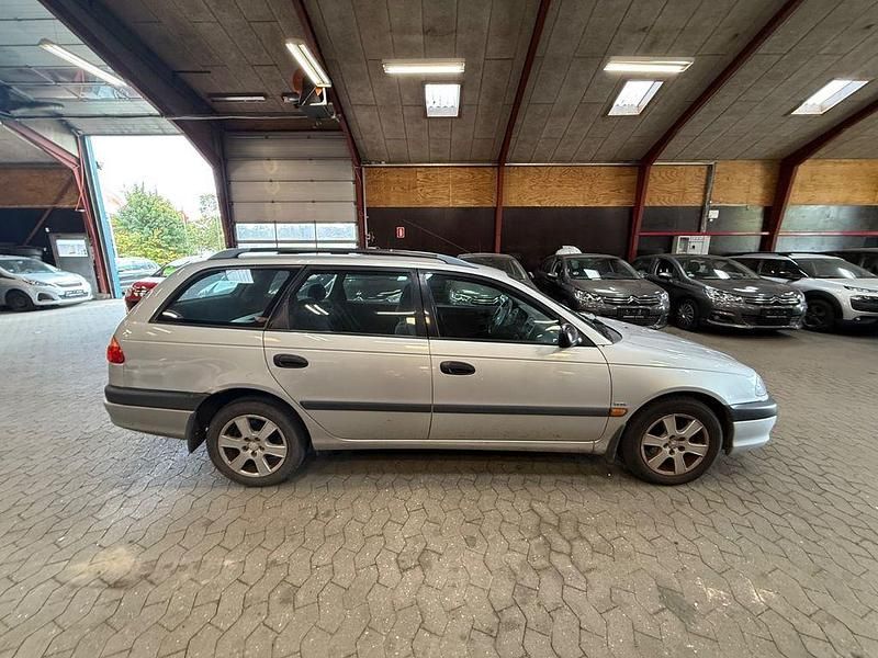 Gebraucht Toyota Avensis Sol 129 PS (94 kW) 2002 Limousine