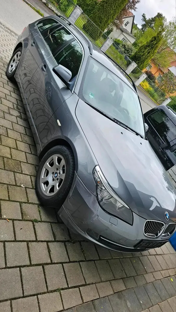 Gebraucht BMW 523 190 PS (139 kW) 2009 Silber Kombi