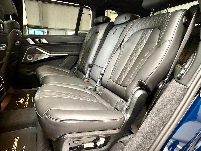 Neu BMW X7 Executive 352 PS (258 kW) 2026 Blau SUV