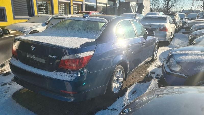 Gebraucht BMW 525 192 PS (141 kW) 2005 Blau Limousine