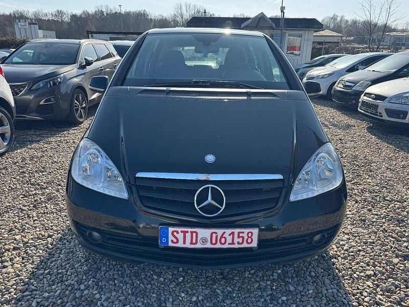 Gebraucht Mercedes A180 116 PS (85 kW) 2010 Schwarz Limousine
