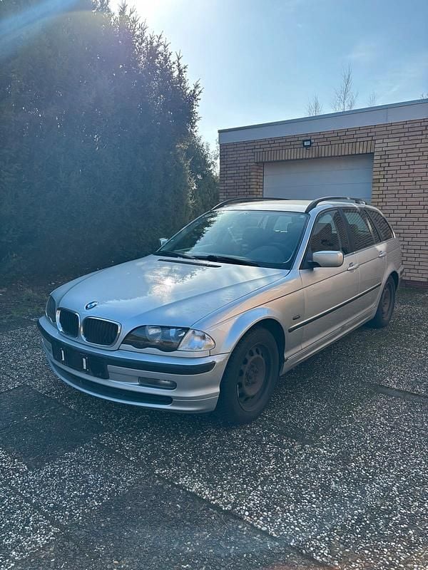 Gebraucht BMW 320 170 PS (125 kW) 2001 Silber Kombi