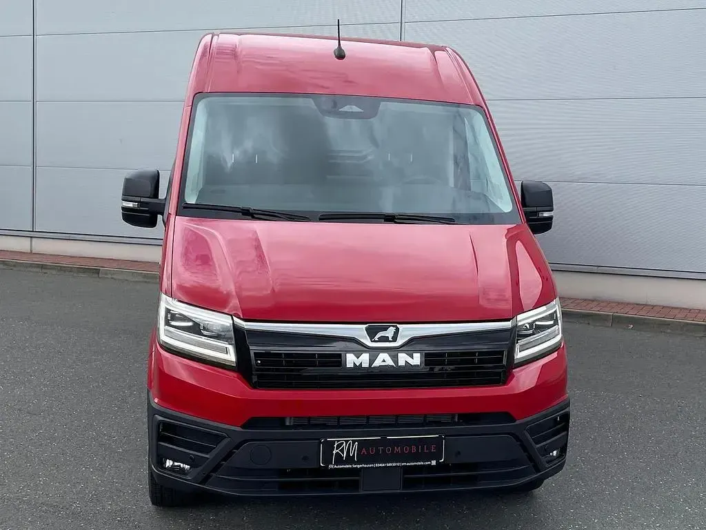 Gebraucht MAN TGE 177 PS (130 kW) 2024 Rot Van