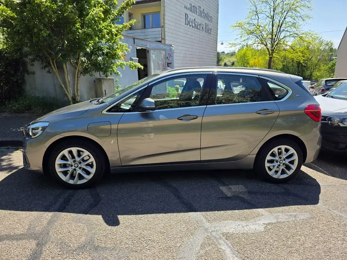 Gebraucht BMW 225 Active Tourer Performance 136 PS (100 kW) 2018 Gold Van / Kleinbus
