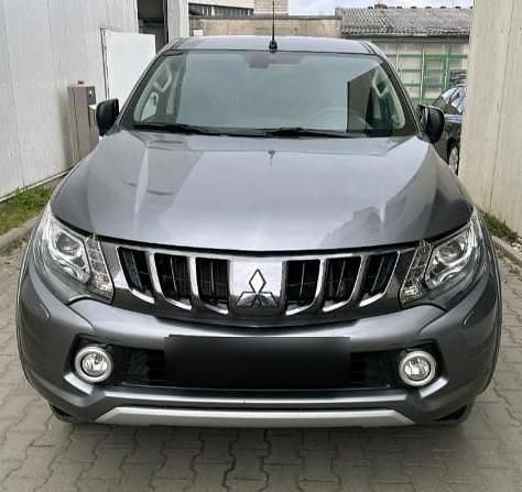Gebraucht Mitsubishi L200 Top 181 PS (133 kW) 2018 Grau Pickup