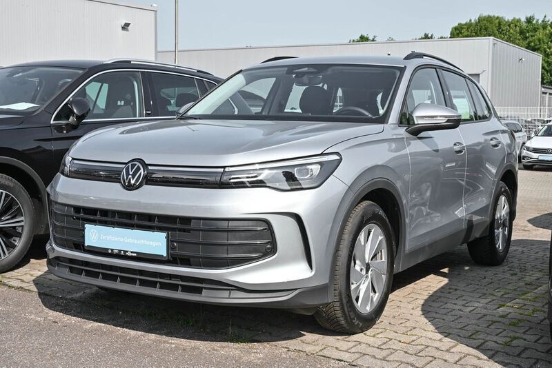 Oyster silver metallic Gebraucht 2024 VW Tiguan SUV | 36.890 € (Guter Preis) - Bild 1/4