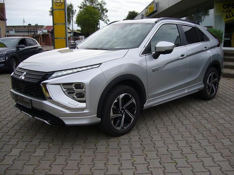 Gebraucht Mitsubishi Eclipse Cross Plus 188 PS (138 kW) 2022 Sterlingsilber SUV
