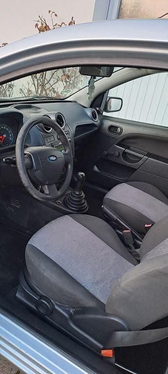 Gebraucht Ford Fiesta Fun X 60 PS (44 kW) 2007 Silber Kleinwagen