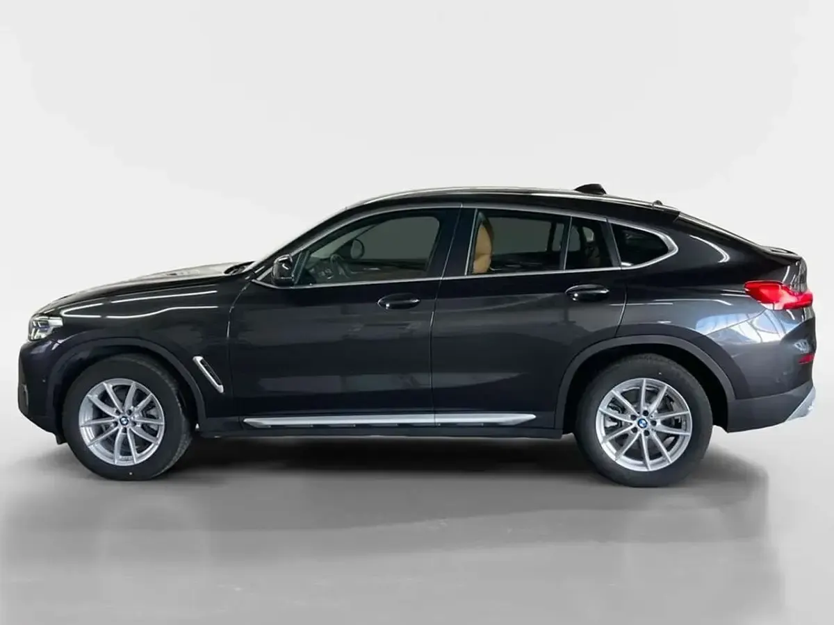 Gebraucht BMW X4 Performance 190 PS (139 kW) 2025 Sophistograu brillanteffekt me SUV