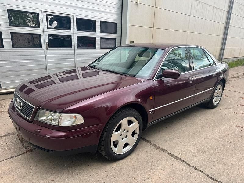 Second-hand Audi A8 174 CP (127 kW) 1995 Andere farben Berlinǎ