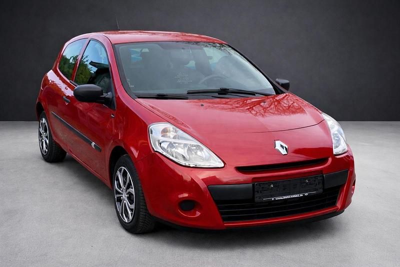 Gebraucht Renault Clio II 75 PS (55 kW) 2011 Rot Kleinwagen