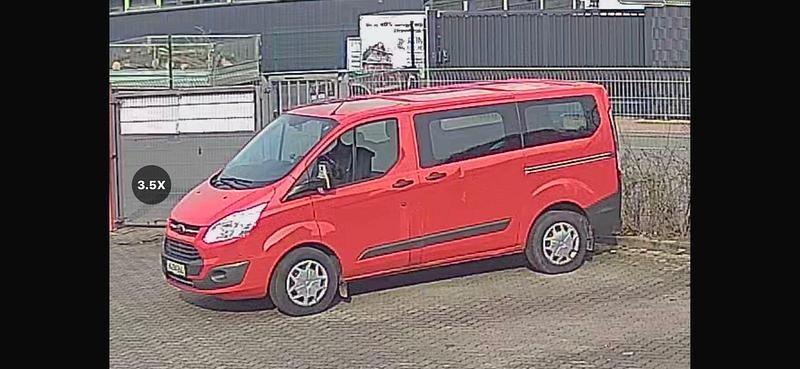 Gebraucht Ford Transit Trend 170 PS (125 kW) 2017 Rot Kombi