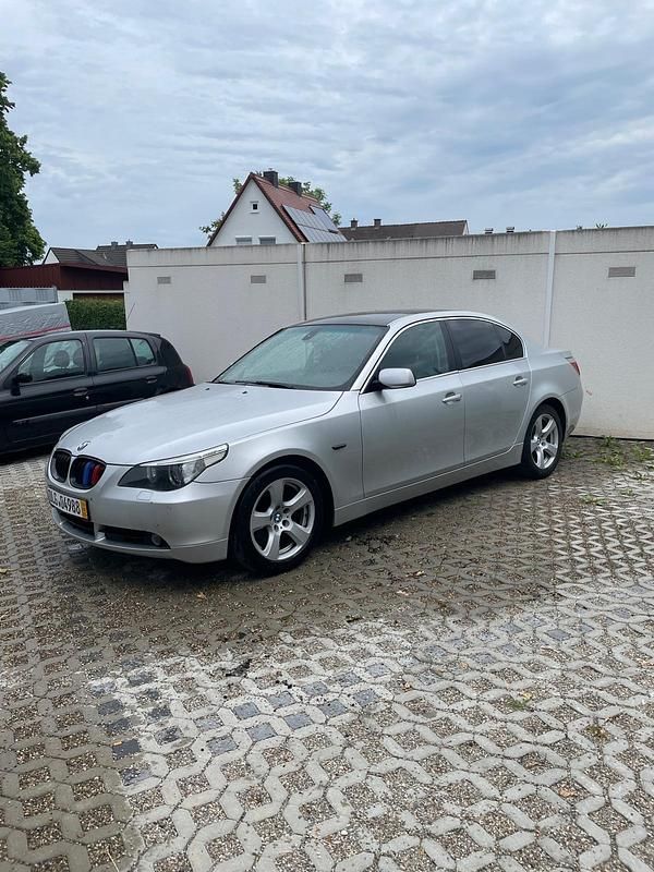 Silber Gebraucht 2004 BMW 525 Limousine | 3.000 € (Superpreis) - Bild 1/4