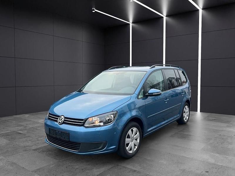 Blau Gebraucht 2013 VW Touran Comfortline Van / Kleinbus | 11.680 € (Fairer Preis) - Bild 1/4