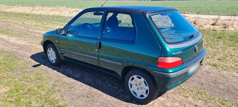 Gebraucht Peugeot 106 60 PS (44 kW) 2001 Grün Kleinwagen