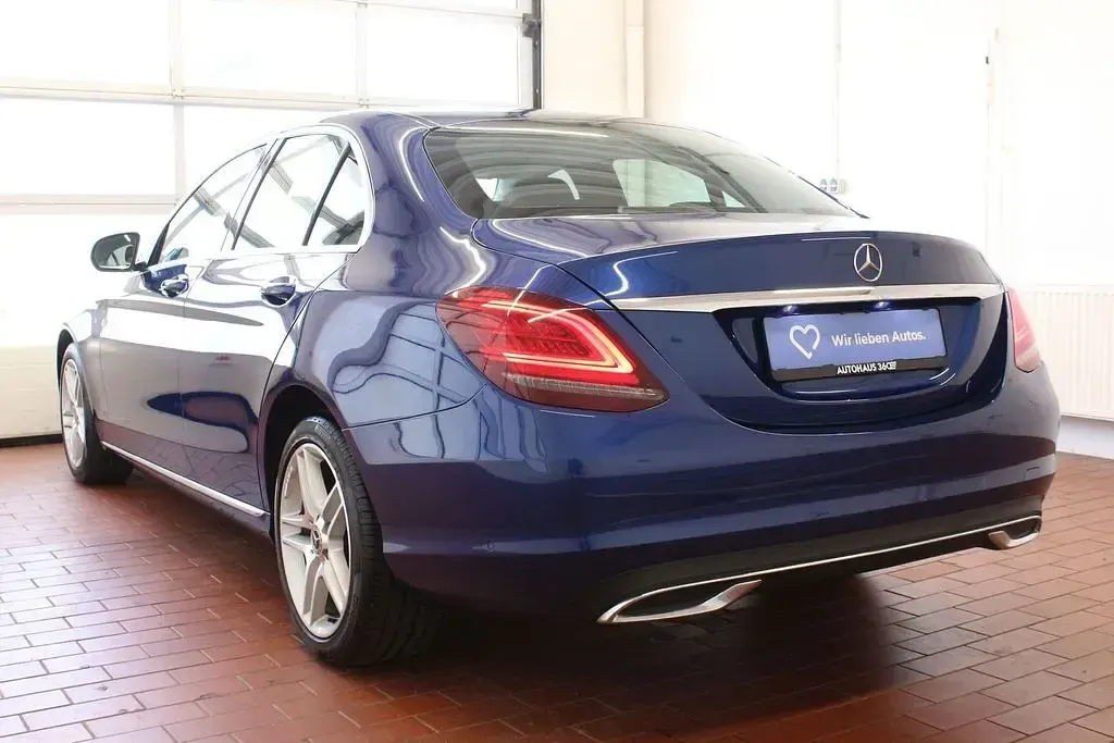 Gebraucht Mercedes C160 Avantgarde 129 PS (94 kW) 2019 Brillantblau Coupé
